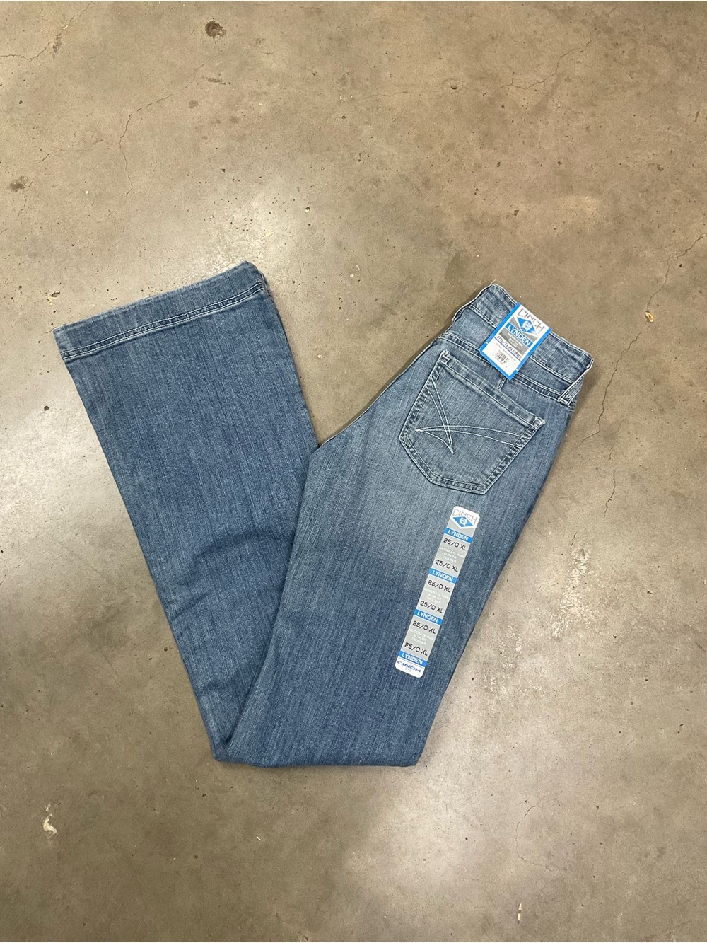 Cinch Women's Light-Med Blue Flare Jeans - Wide Leg Denim